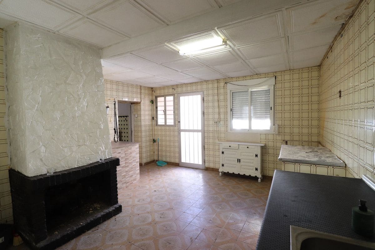 4 bedroom Villa for sale in Benijofar - € 160,000 (Ref: 10028470)