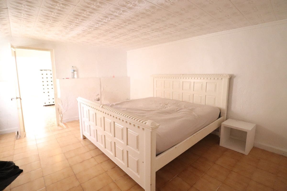 4 bedroom Villa for sale in Benijofar - € 160,000 (Ref: 10028470)