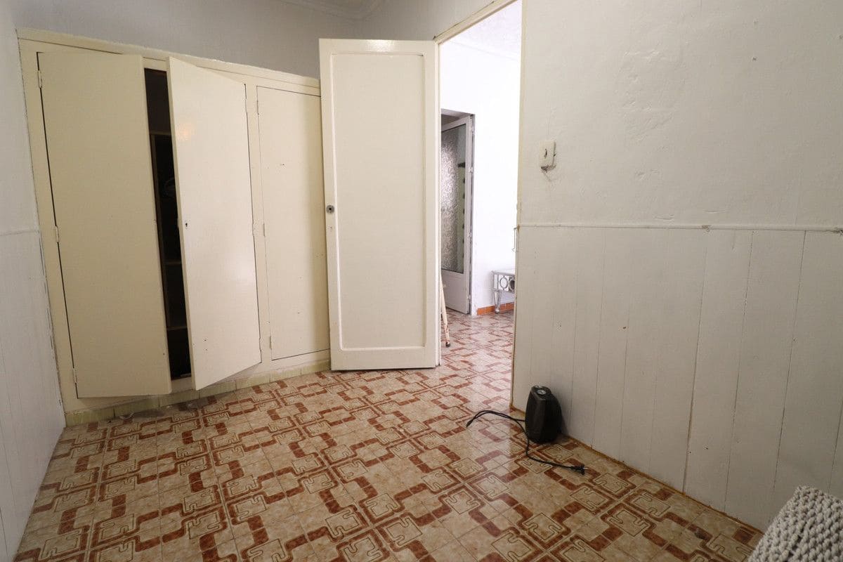 4 bedroom Villa for sale in Benijofar - € 160,000 (Ref: 10028470)