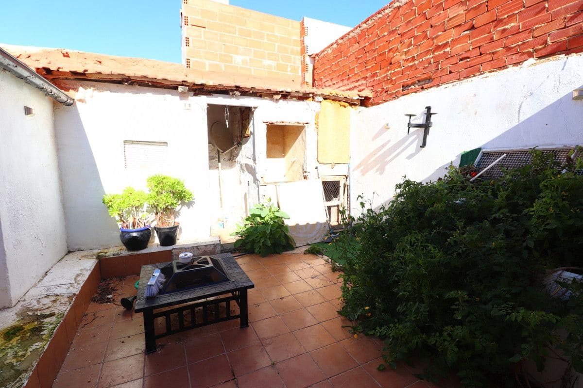4 bedroom Villa for sale in Benijofar - € 160,000 (Ref: 10028470)
