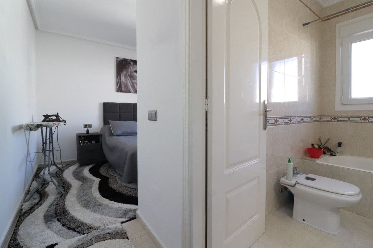 3 Zimmer Villa zu verkaufen in Benijofar mit Pool - 350.000 € (Ref: 10028471)