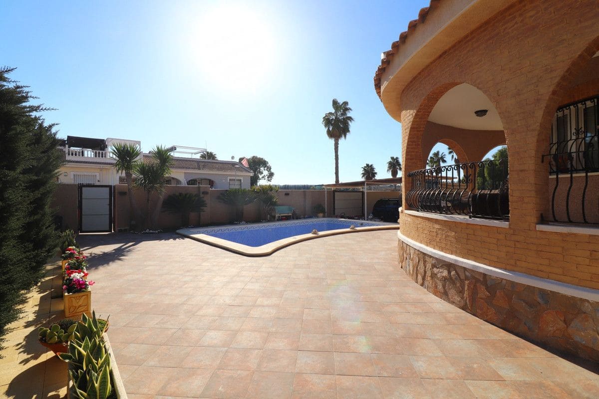 3 Zimmer Villa zu verkaufen in Benijofar mit Pool - 350.000 € (Ref: 10028471)