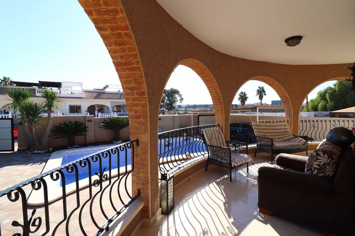 3 Zimmer Villa zu verkaufen in Benijofar mit Pool - 350.000 € (Ref: 10028471)