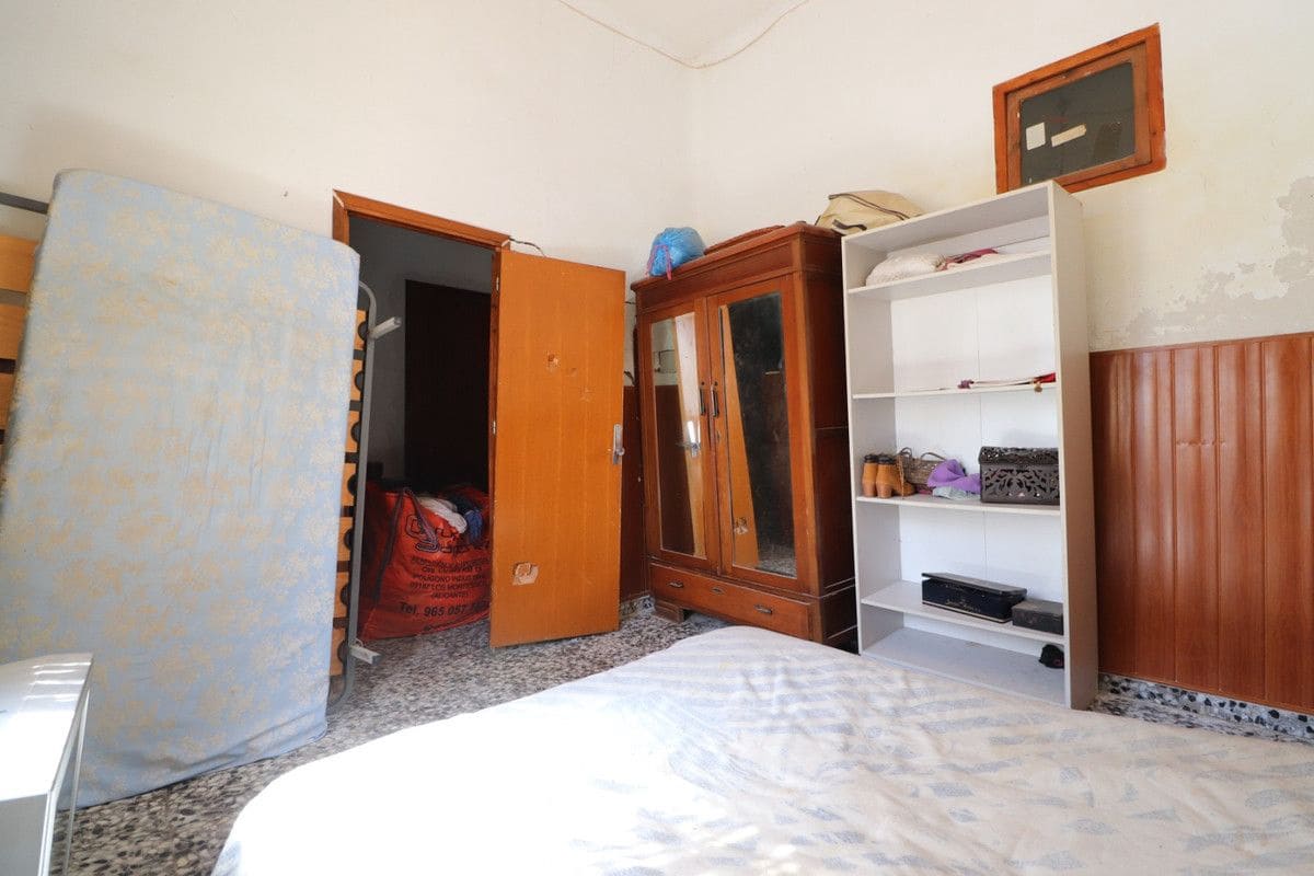5 makuuhuone Huvila myytävänä paikassa Almoradi - 169 000 € (Ref: 10028472)