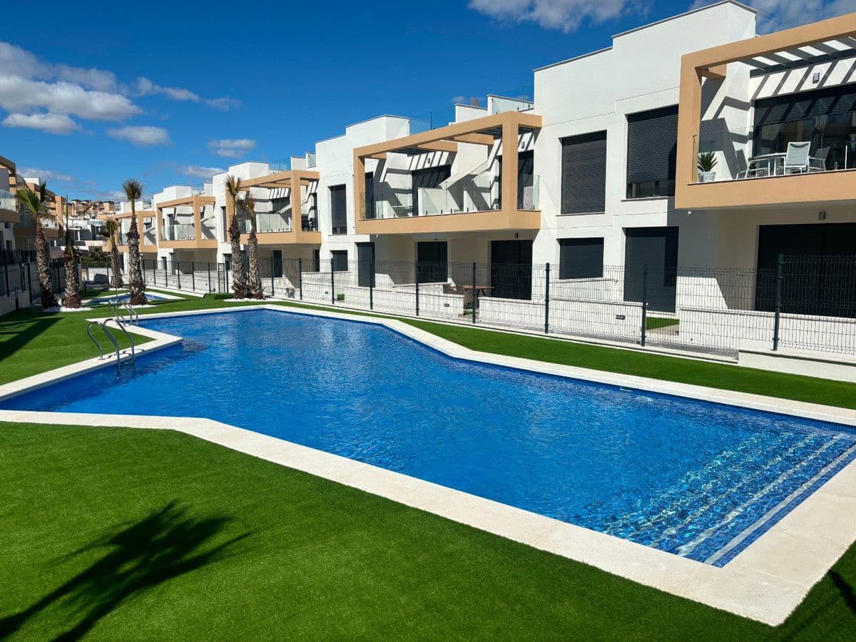 2 makuuhuone Huoneisto myytävänä paikassa Orihuela Costa mukana uima-altaan - 249 000 € (Ref: 10028473)