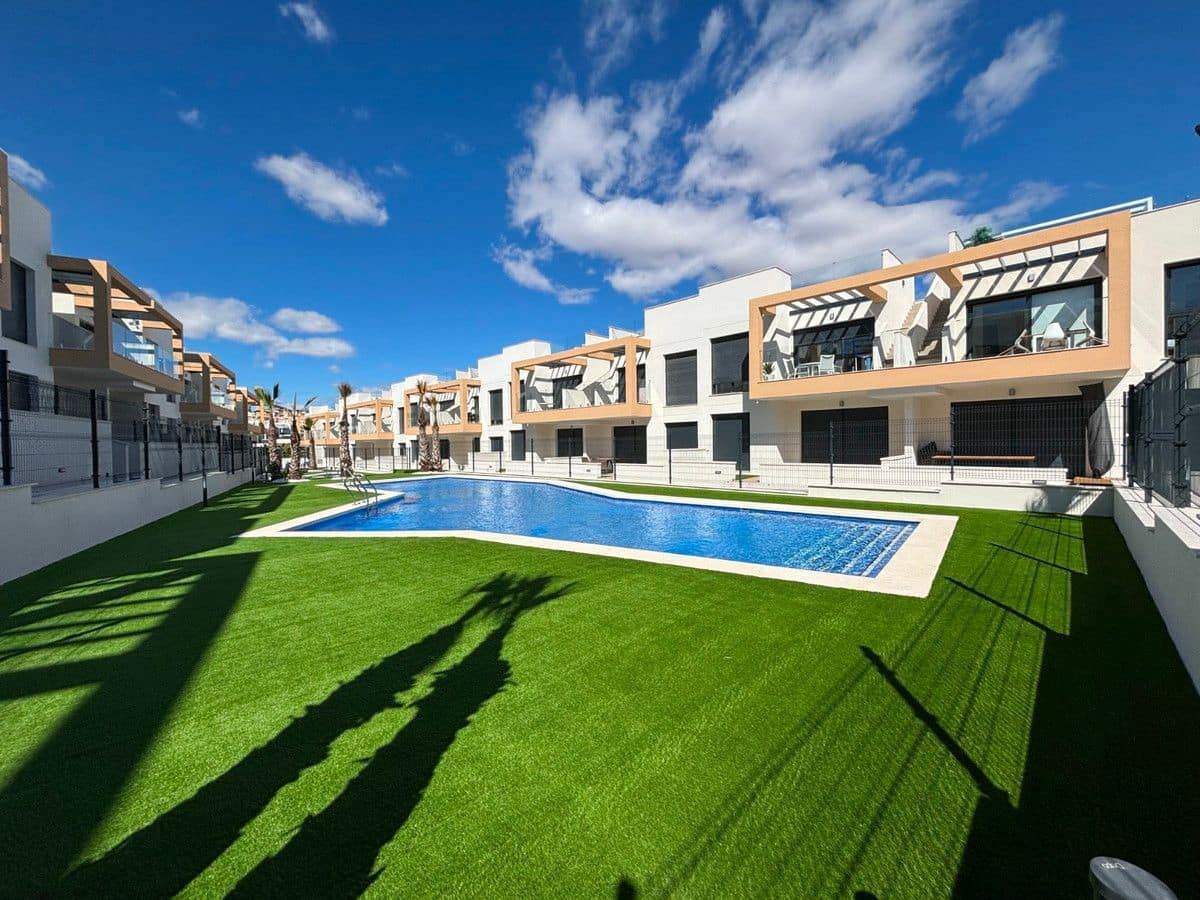 2 makuuhuone Huoneisto myytävänä paikassa Orihuela Costa mukana uima-altaan - 249 000 € (Ref: 10028473)