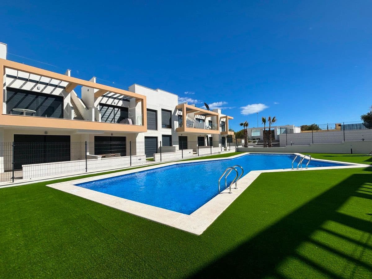 2 makuuhuone Huoneisto myytävänä paikassa Orihuela Costa mukana uima-altaan - 249 000 € (Ref: 10028473)