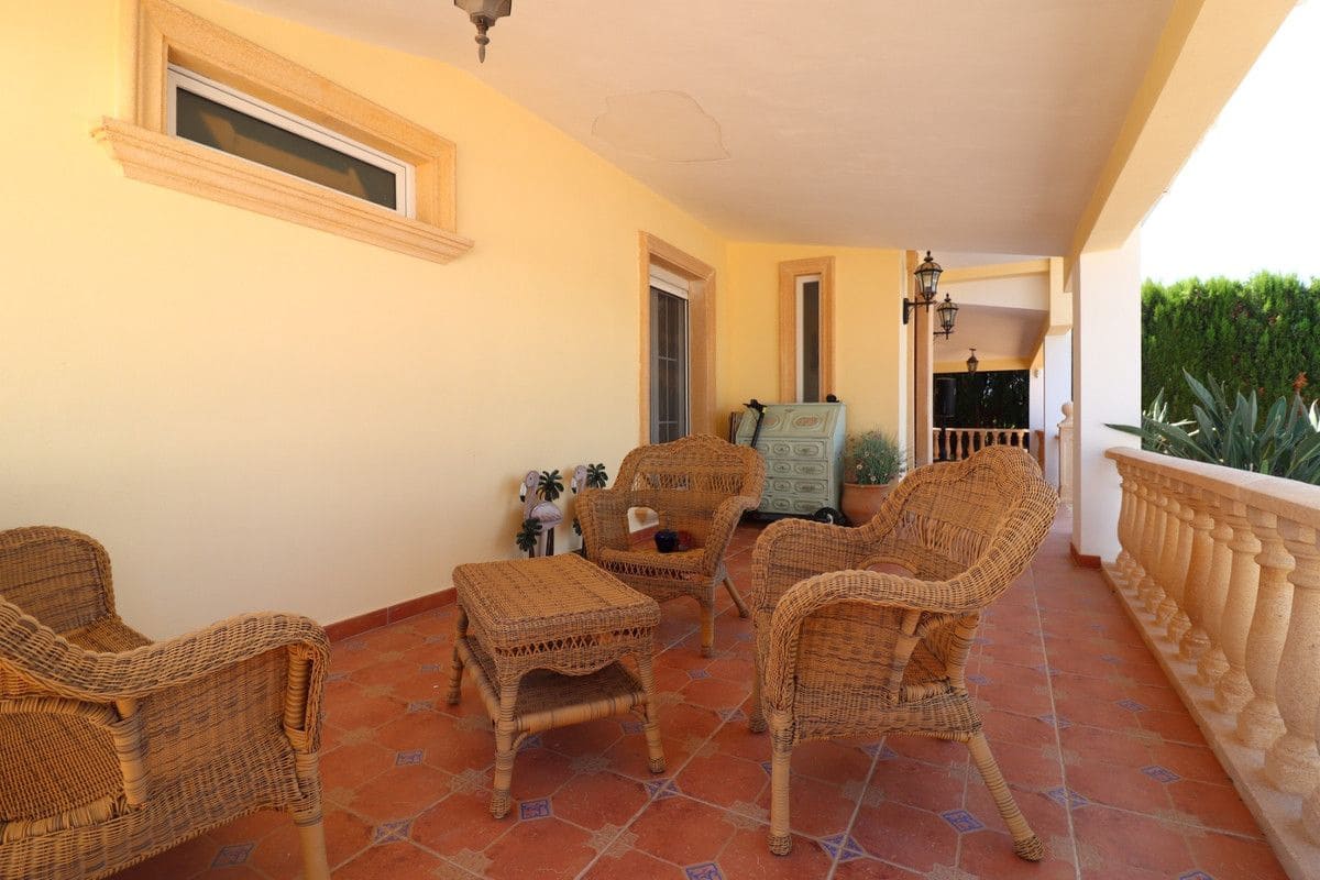 6 chambre Villa/Maison à vendre à Almoradi avec piscine - 595 000 € (Ref: 10028476)