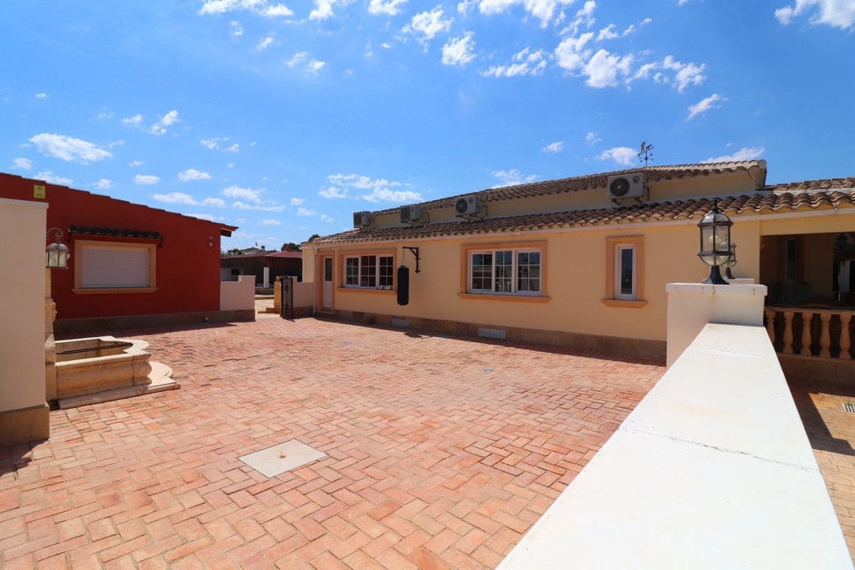6 chambre Villa/Maison à vendre à Almoradi avec piscine - 595 000 € (Ref: 10028476)