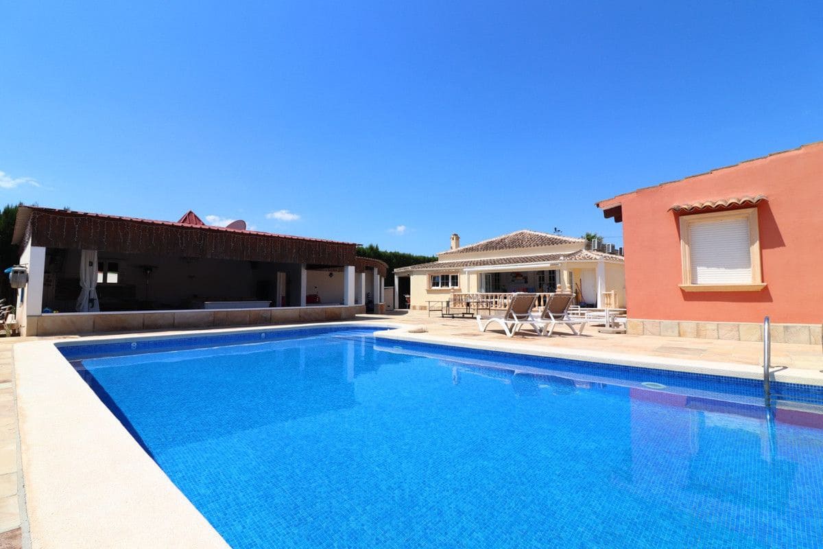 6 chambre Villa/Maison à vendre à Almoradi avec piscine - 595 000 € (Ref: 10028476)