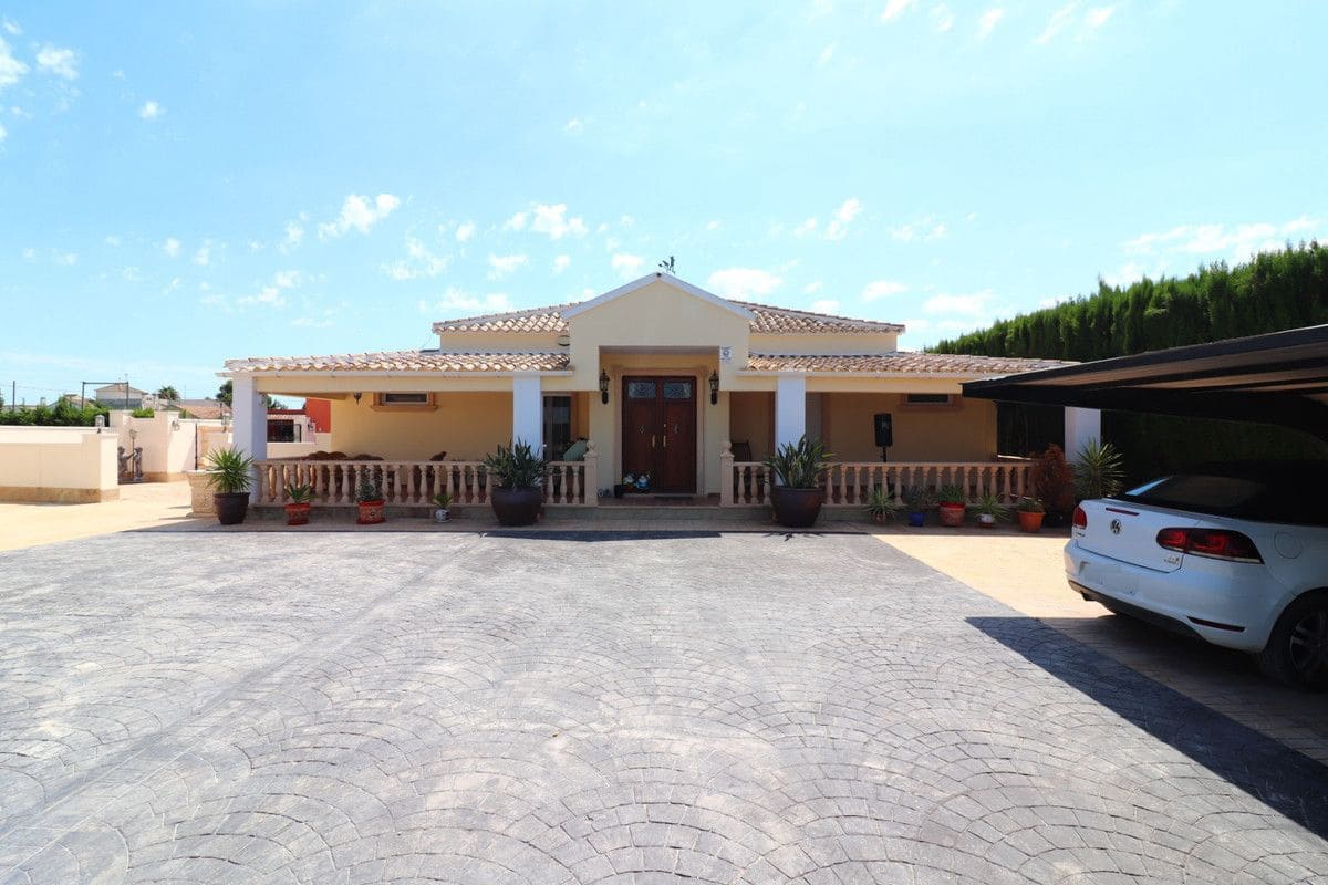 6 chambre Villa/Maison à vendre à Almoradi avec piscine - 595 000 € (Ref: 10028476)