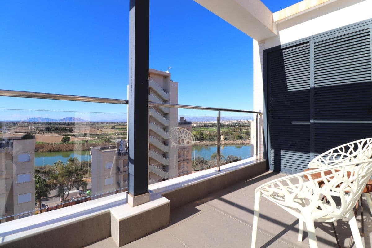 3 soveværelse Lejlighed til salg i Guardamar del Segura med swimmingpool - € 580.000 (Ref: 10028477)