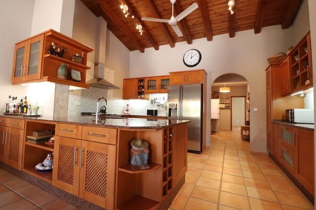 7 soveværelse Villa til salg i Catral med swimmingpool - € 975.000 (Ref: 10028478)