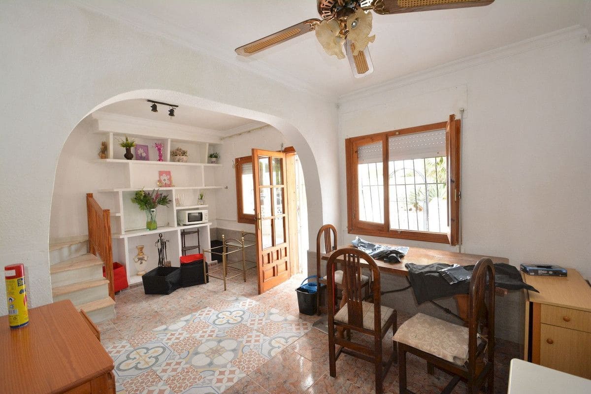 4 sypialnia Willa na sprzedaż w Torrevieja - 235 000 € (Ref: 10028484)