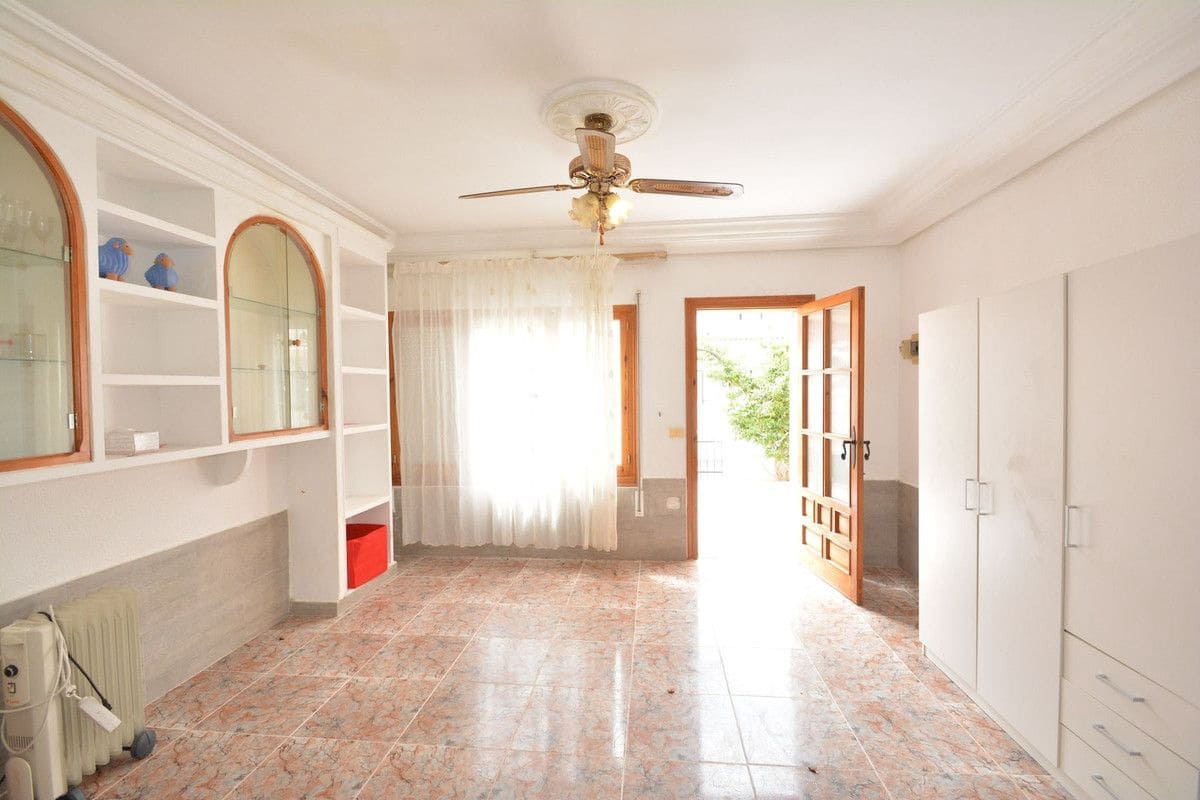 4 sypialnia Willa na sprzedaż w Torrevieja - 235 000 € (Ref: 10028484)