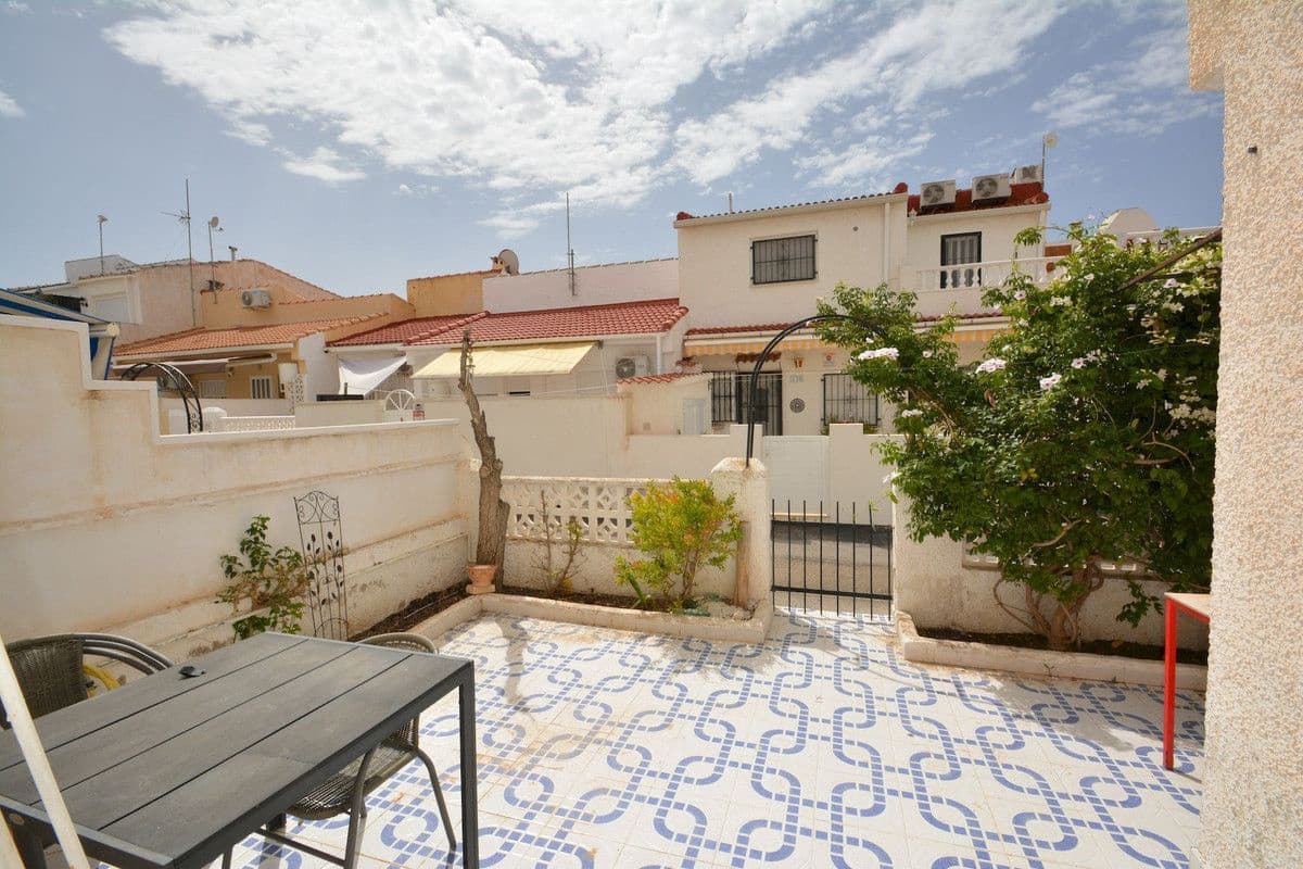 4 sypialnia Willa na sprzedaż w Torrevieja - 235 000 € (Ref: 10028484)
