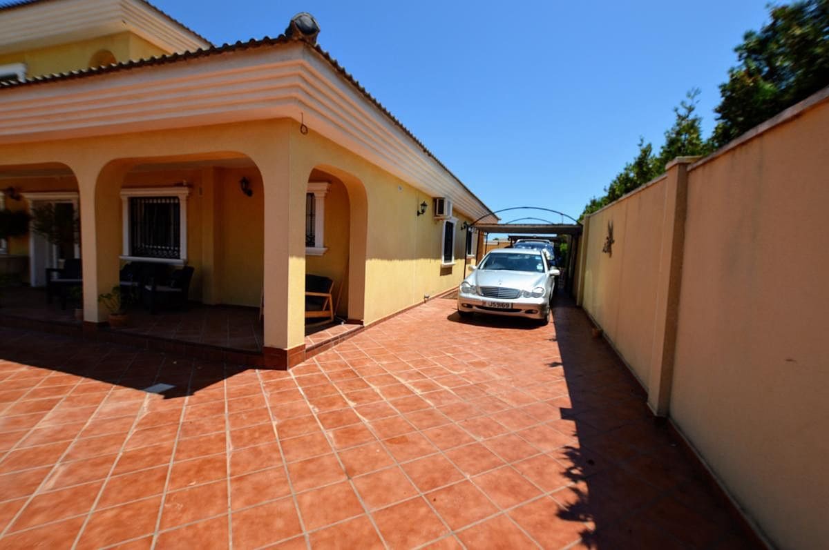 6 slaapkamer Villa te koop in La Florida met zwembad - € 610.000 (Ref: 10028485)