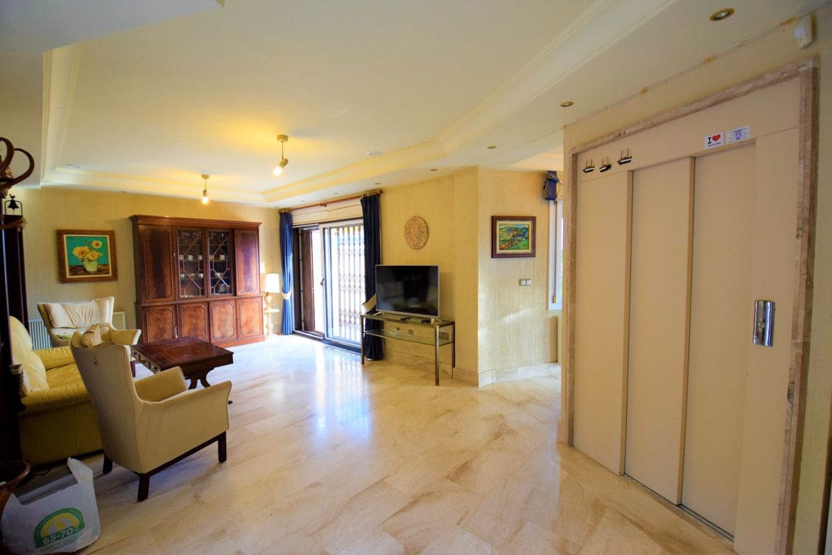 5 Zimmer Villa zu verkaufen in Guardamar del Segura - 680.000 € (Ref: 10028488)