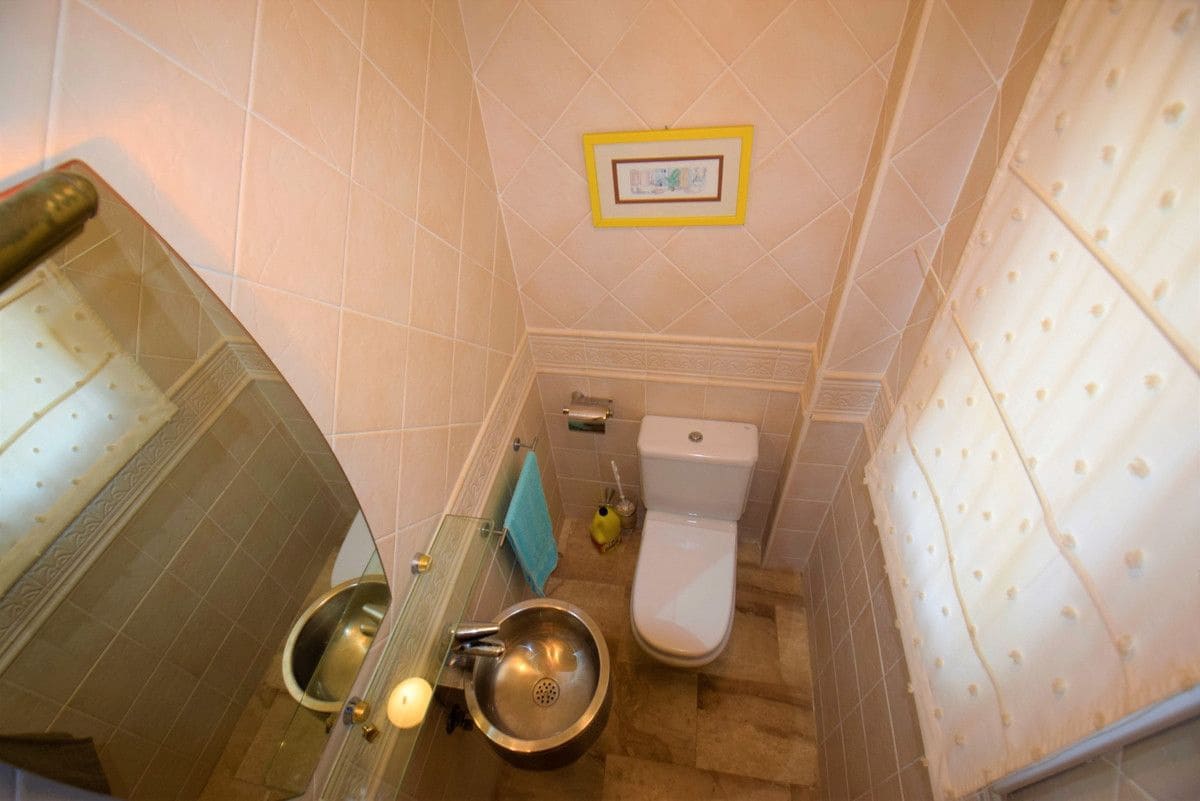 5 Zimmer Villa zu verkaufen in Guardamar del Segura - 680.000 € (Ref: 10028488)