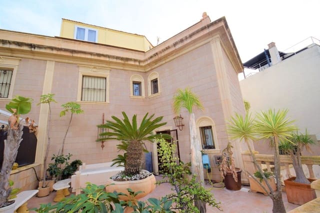5 Zimmer Villa zu verkaufen in Guardamar del Segura - 680.000 € (Ref: 10028488)