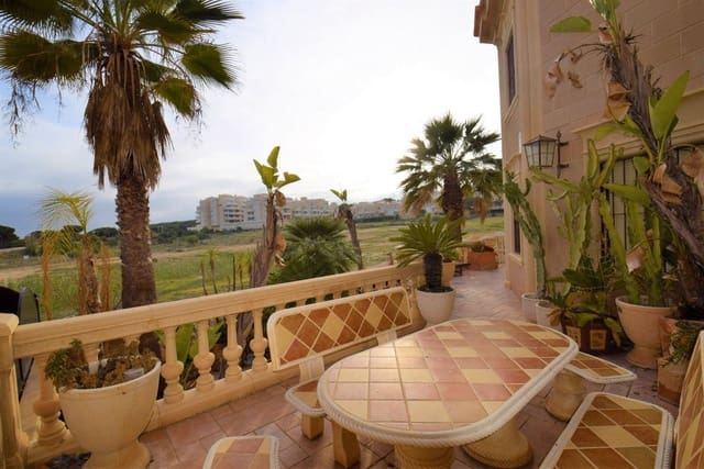 5 Zimmer Villa zu verkaufen in Guardamar del Segura - 680.000 € (Ref: 10028488)