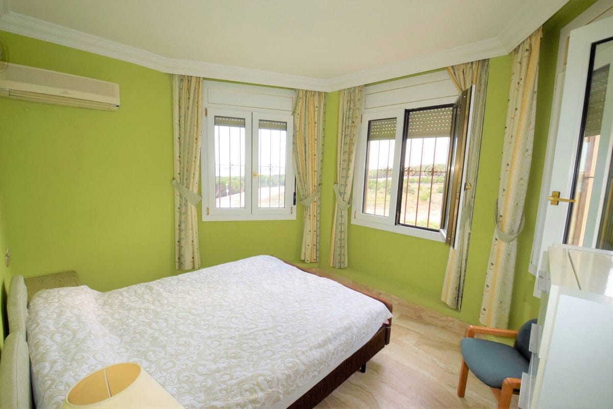 5 Zimmer Villa zu verkaufen in Guardamar del Segura - 680.000 € (Ref: 10028488)