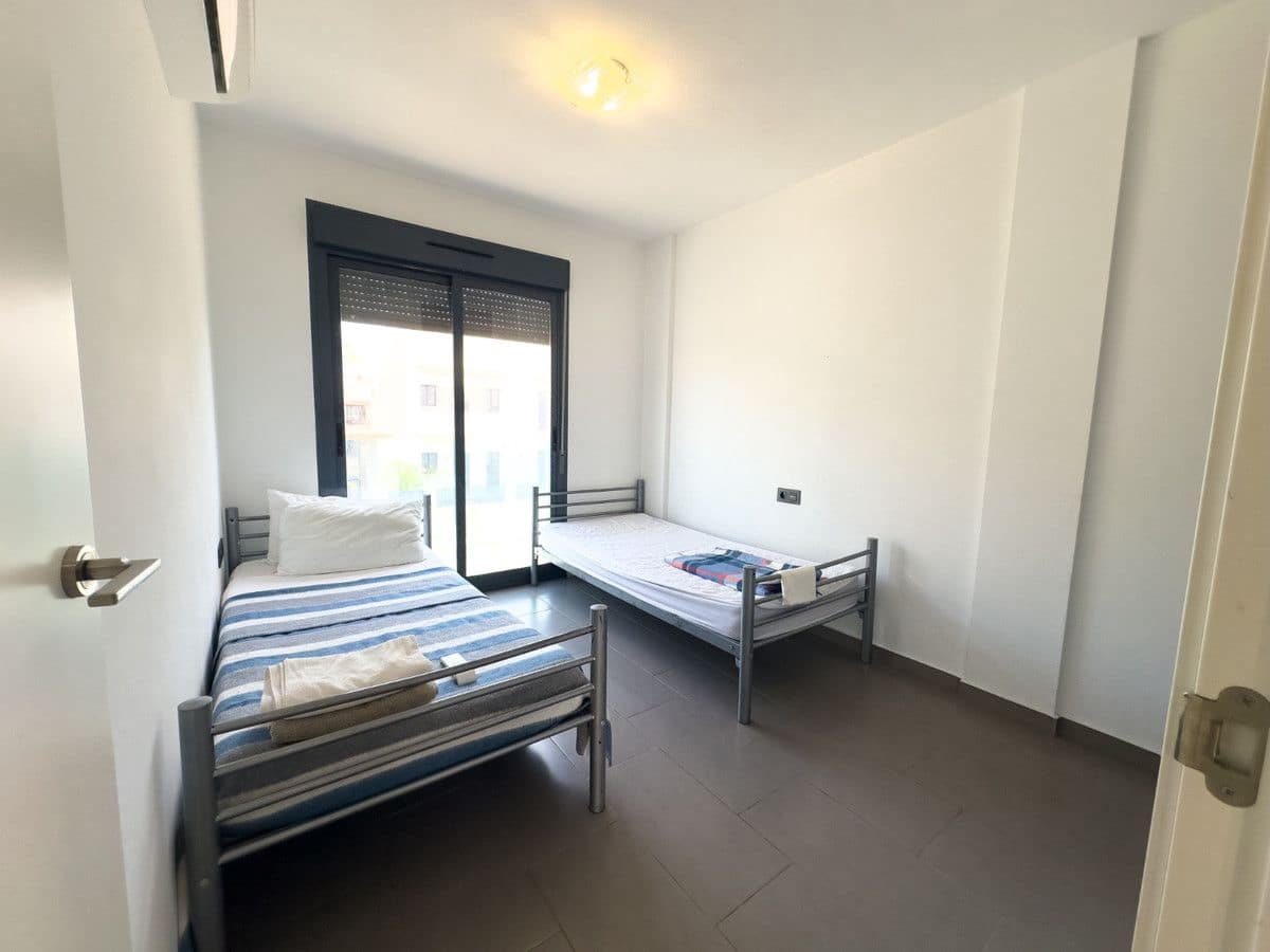 2 soveværelse Villa til salg i La Zenia med swimmingpool - € 339.000 (Ref: 10028489)