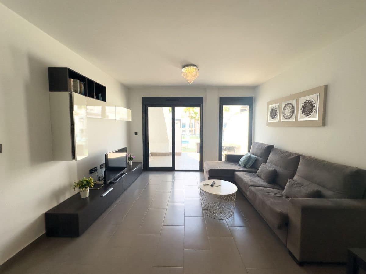 2 soveværelse Villa til salg i La Zenia med swimmingpool - € 339.000 (Ref: 10028489)