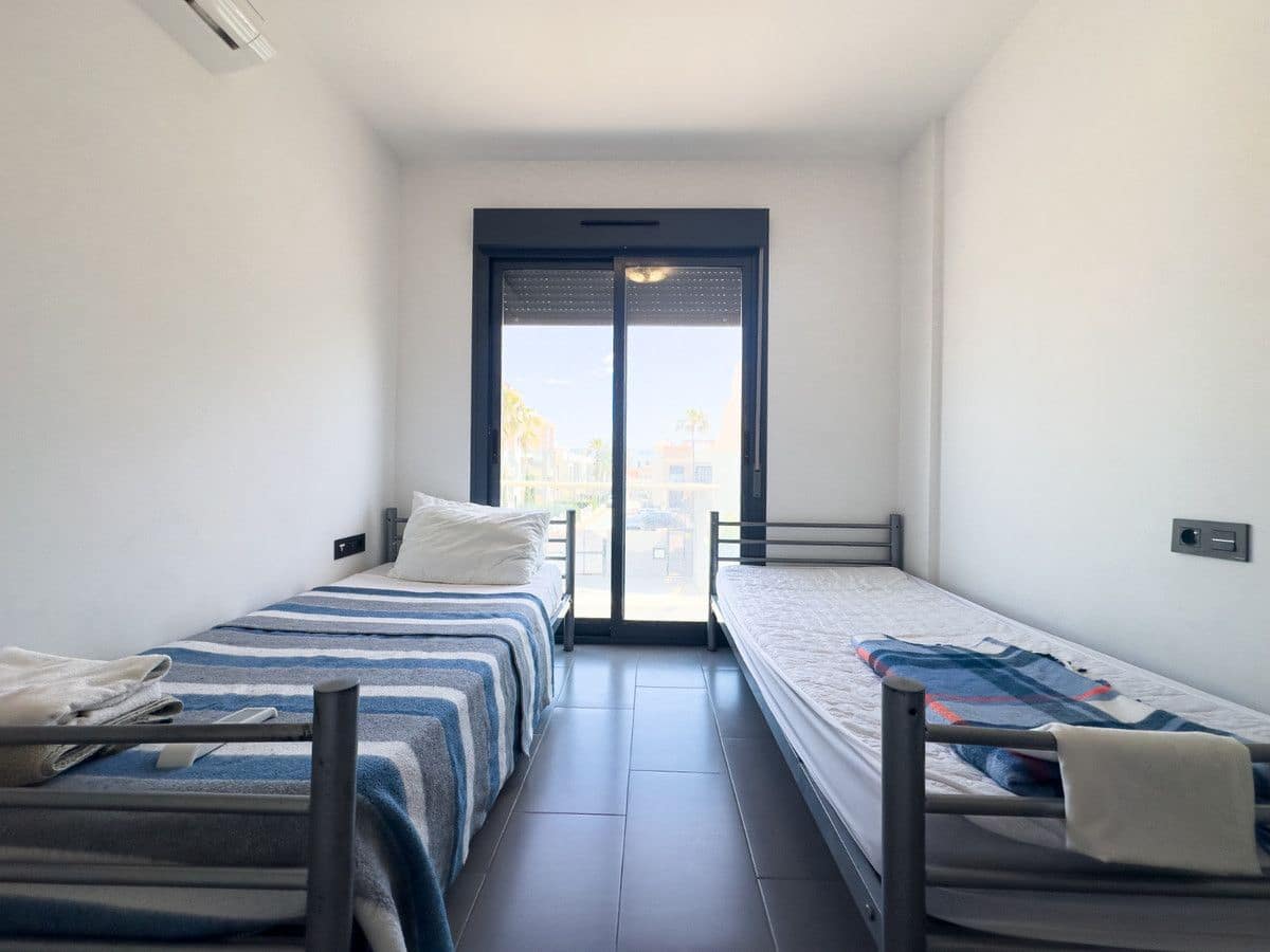 2 soveværelse Villa til salg i La Zenia med swimmingpool - € 339.000 (Ref: 10028489)