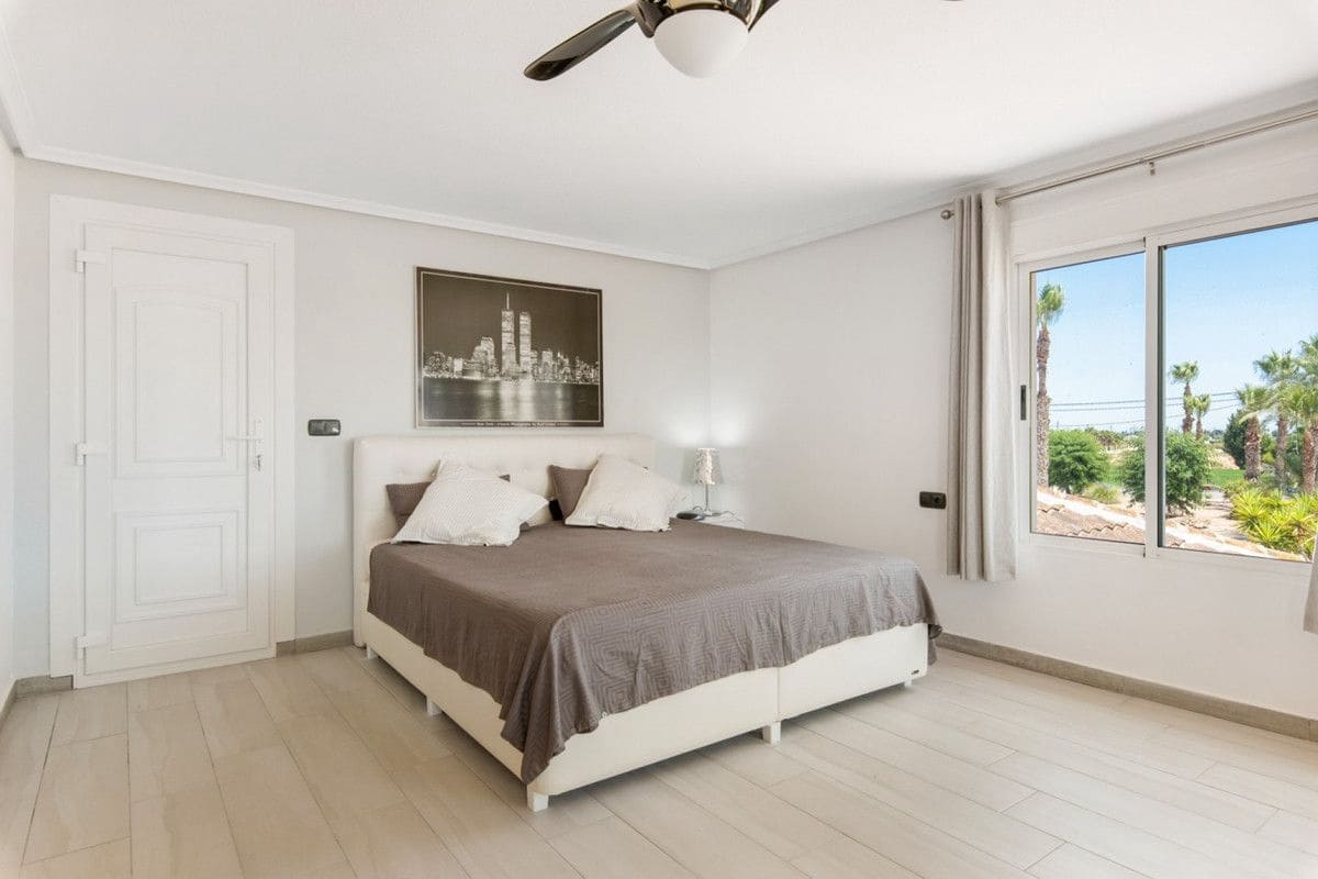 4 soveværelse Villa til salg i Catral - € 549.000 (Ref: 10028490)