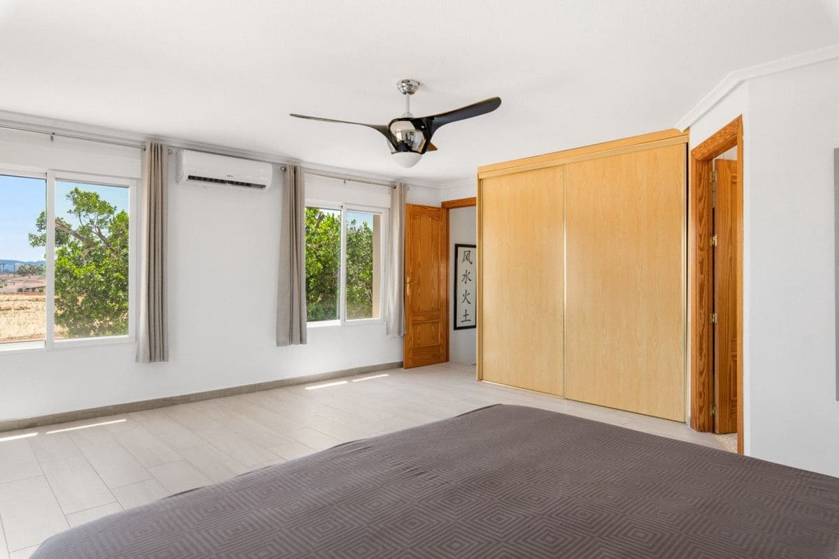 4 soveværelse Villa til salg i Catral - € 549.000 (Ref: 10028490)