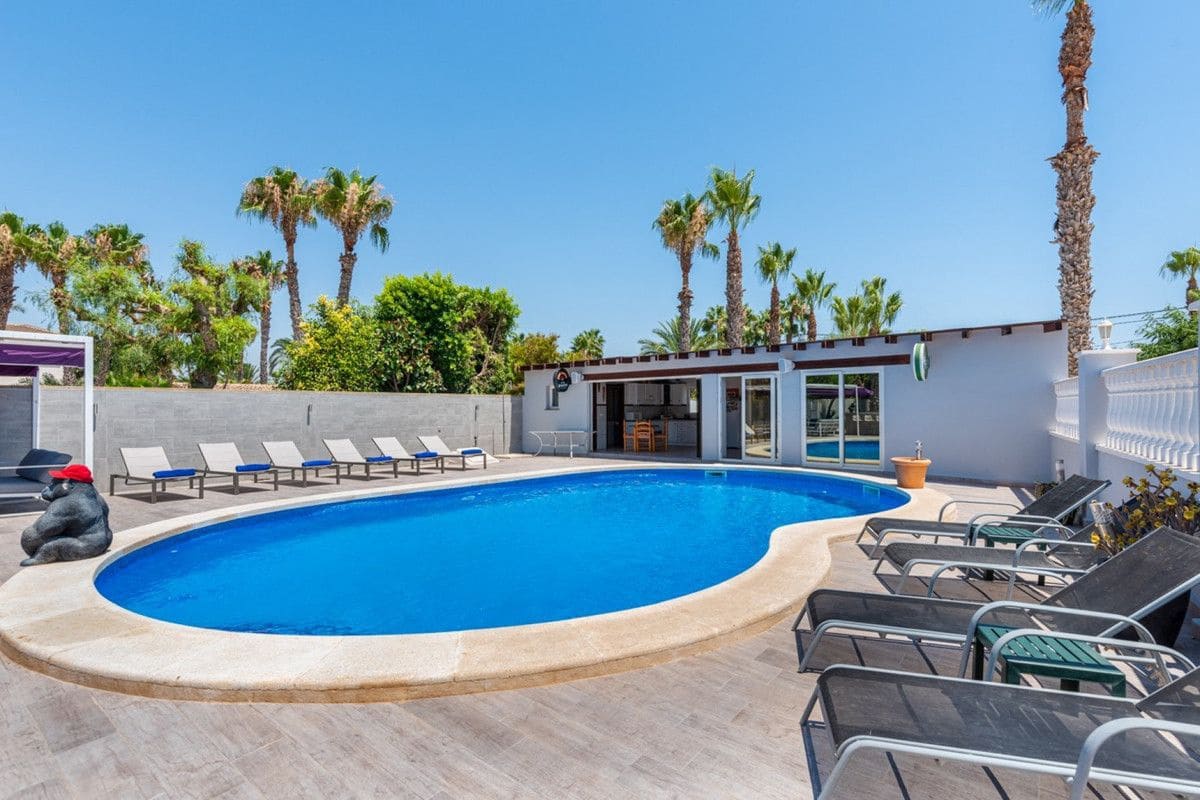 4 soveværelse Villa til salg i Catral - € 549.000 (Ref: 10028490)