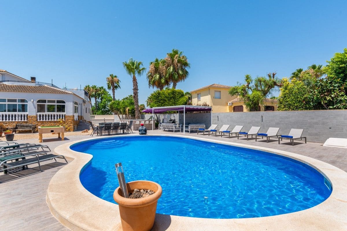 4 soveværelse Villa til salg i Catral - € 549.000 (Ref: 10028490)