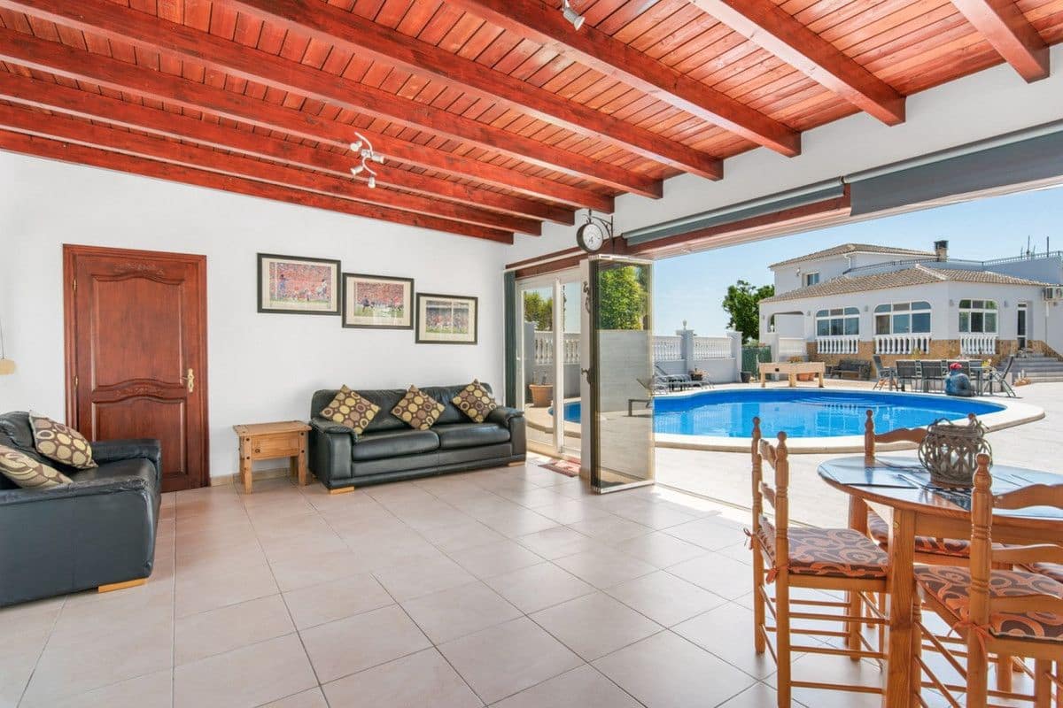 4 soveværelse Villa til salg i Catral - € 549.000 (Ref: 10028490)