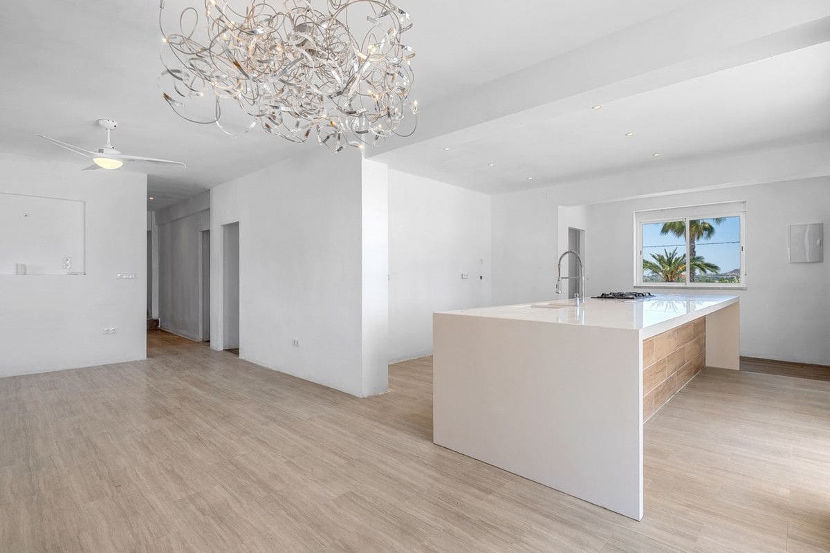 8 soveværelse Finca/Landehus til salg i Los Montesinos med swimmingpool - € 1.400.000 (Ref: 10028517)