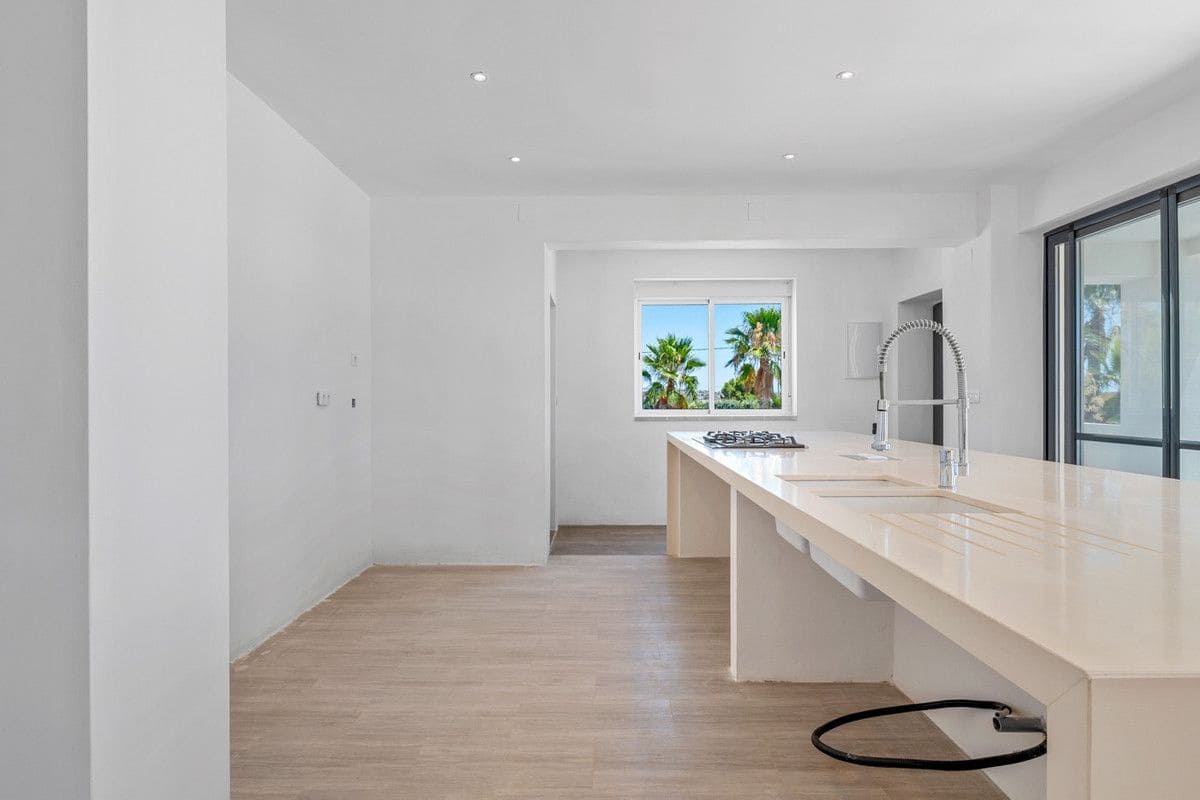 8 soveværelse Finca/Landehus til salg i Los Montesinos med swimmingpool - € 1.400.000 (Ref: 10028517)