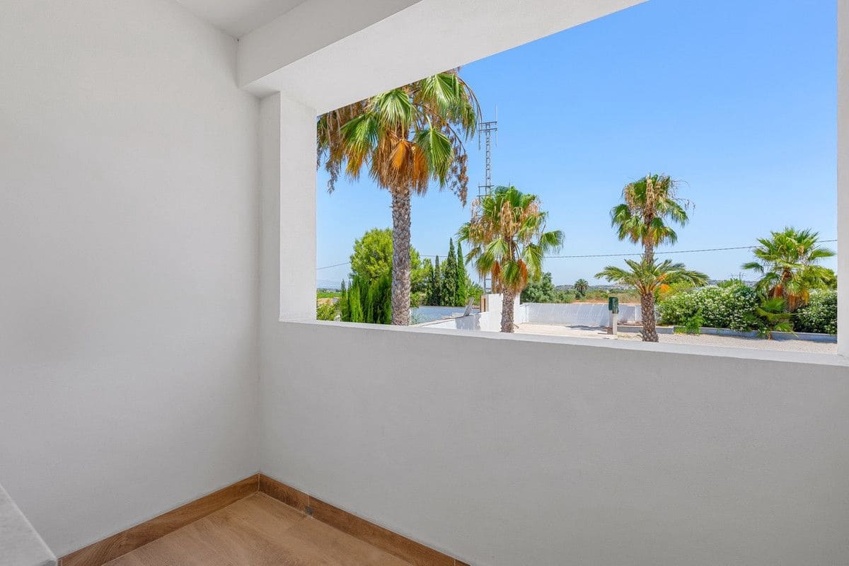 8 soveværelse Finca/Landehus til salg i Los Montesinos med swimmingpool - € 1.400.000 (Ref: 10028517)