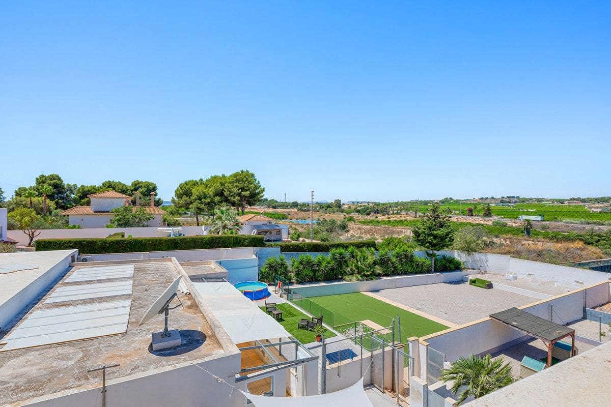 8 soveværelse Finca/Landehus til salg i Los Montesinos med swimmingpool - € 1.400.000 (Ref: 10028517)