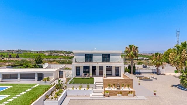 8 soveværelse Finca/Landehus til salg i Los Montesinos med swimmingpool - € 1.400.000 (Ref: 10028517)