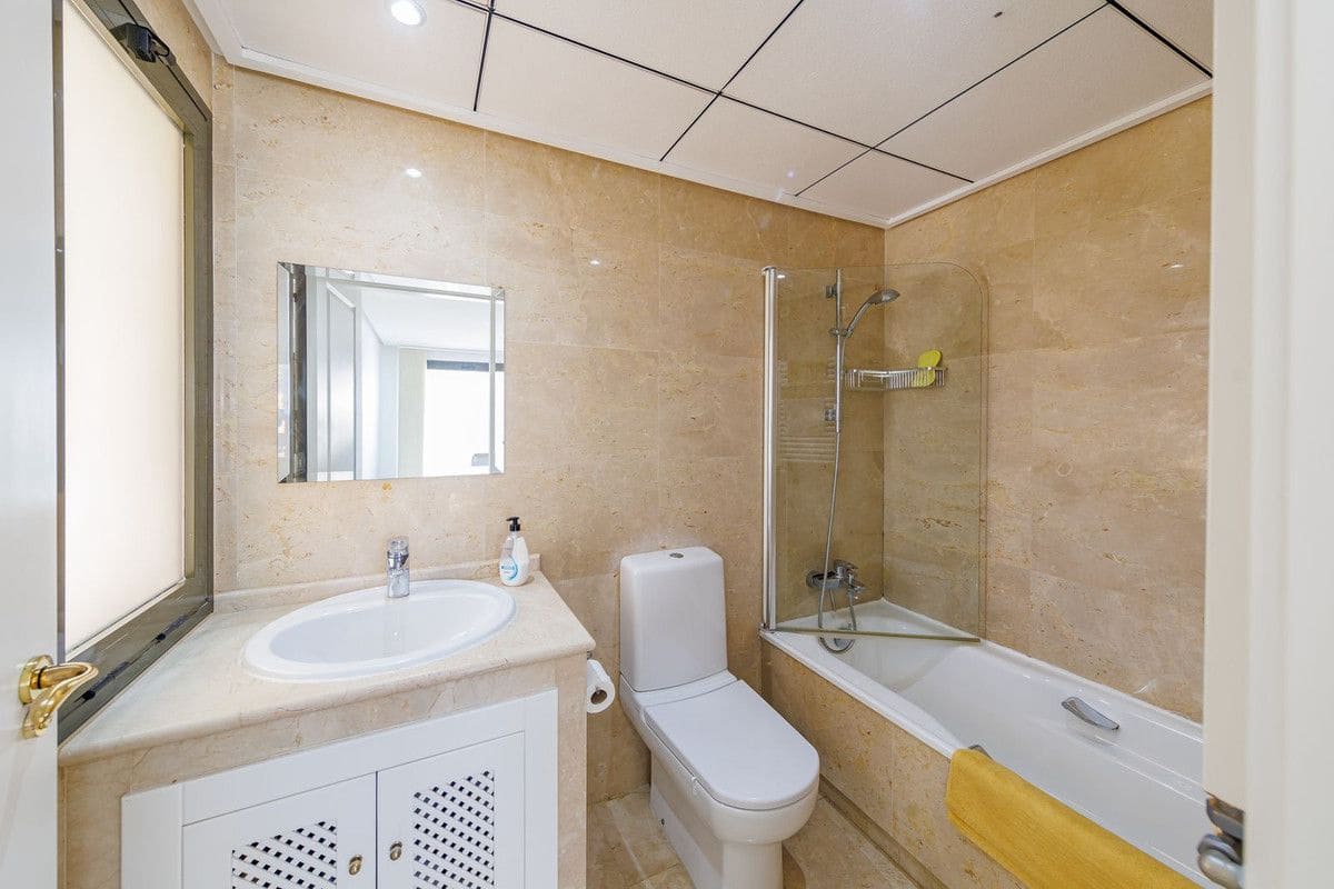2 soverom Kjedet enebolig til salgs i Roda med svømmebasseng - € 229 950 (Ref: 10028525)
