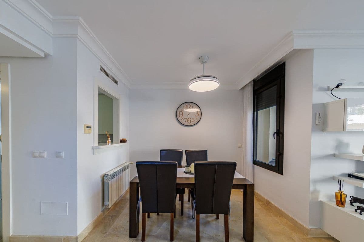 2 soverom Kjedet enebolig til salgs i Roda med svømmebasseng - € 229 950 (Ref: 10028525)