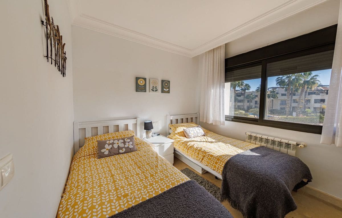 2 soverom Kjedet enebolig til salgs i Roda med svømmebasseng - € 229 950 (Ref: 10028525)