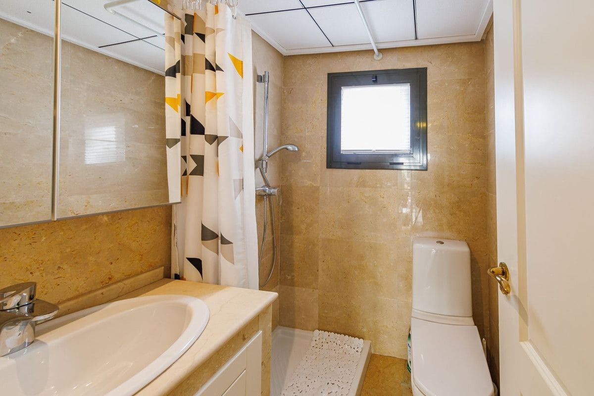 2 soverom Kjedet enebolig til salgs i Roda med svømmebasseng - € 229 950 (Ref: 10028525)