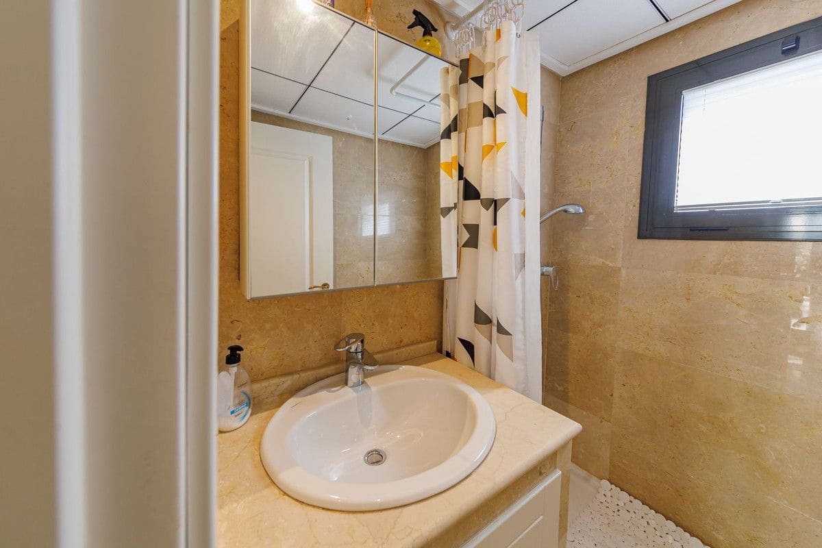 2 soverom Kjedet enebolig til salgs i Roda med svømmebasseng - € 229 950 (Ref: 10028525)