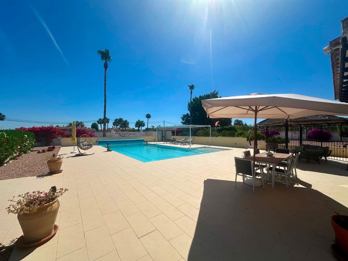 3 sovrum Villa till salu i Catral med pool - 435 000 € (Ref: 10028530)