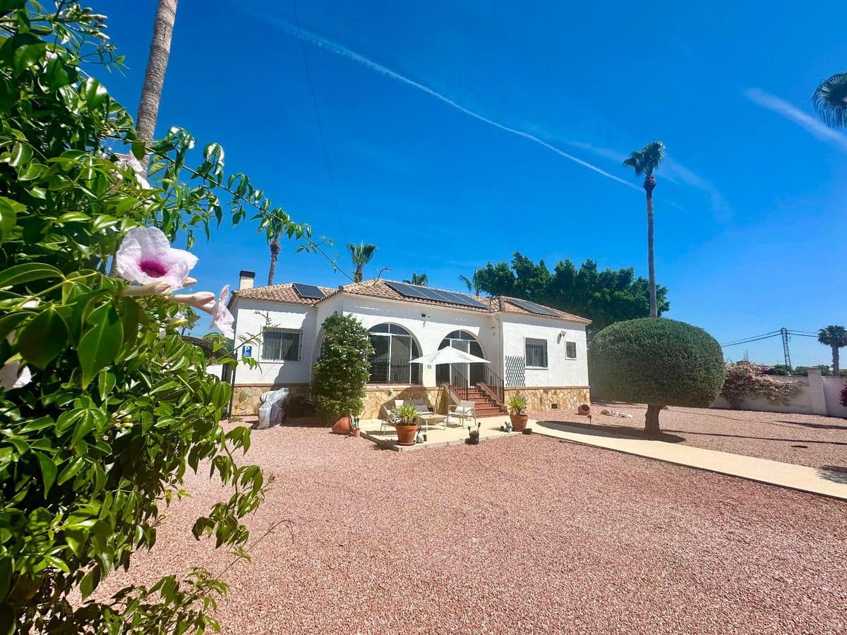 3 sovrum Villa till salu i Catral med pool - 435 000 € (Ref: 10028530)
