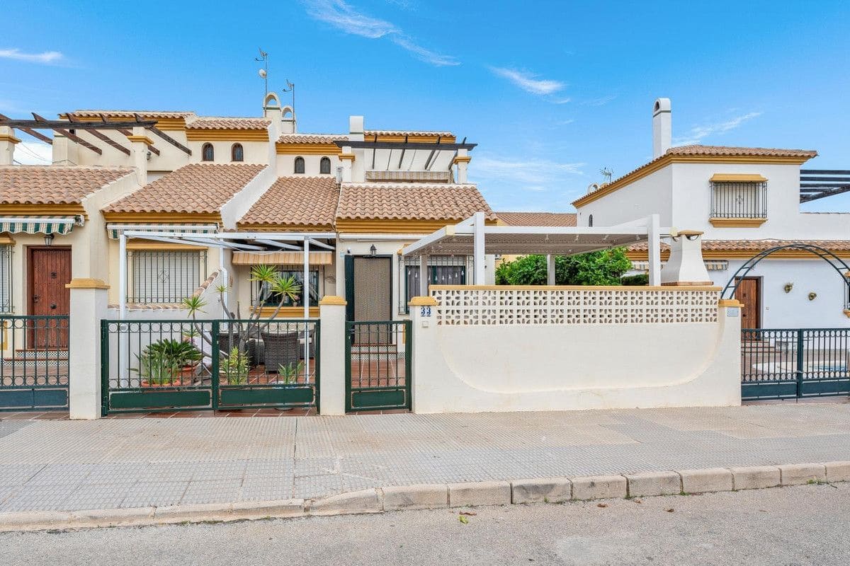 3 slaapkamer Huis te koop in La Zenia - € 299.000 (Ref: 10028540)