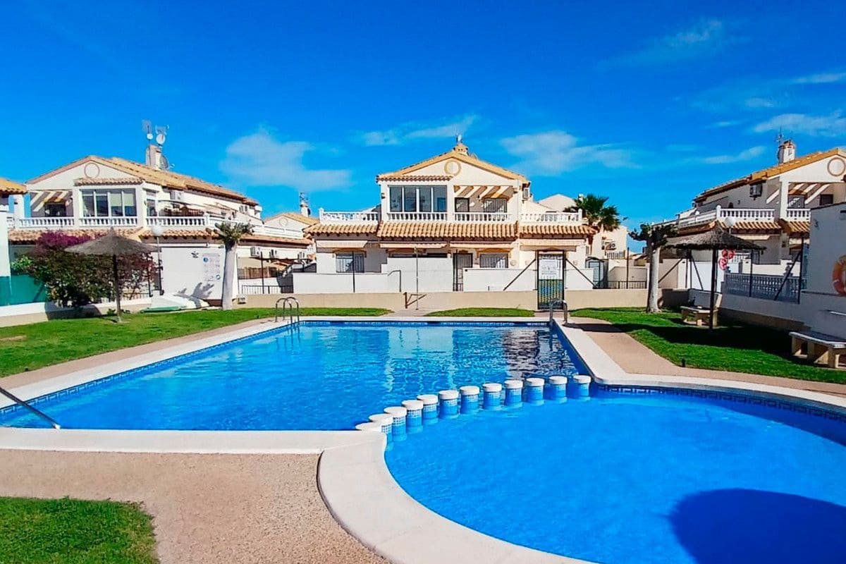 3 sovrum Hus till salu i Torrevieja med pool - 277 900 € (Ref: 10028560)