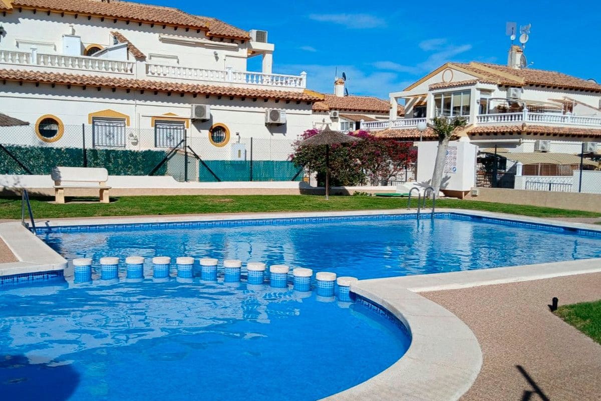 3 sovrum Hus till salu i Torrevieja med pool - 277 900 € (Ref: 10028560)