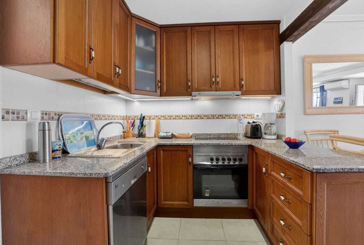 4 bedroom Villa for sale in Torrevieja with pool - € 317,000 (Ref: 10028562)